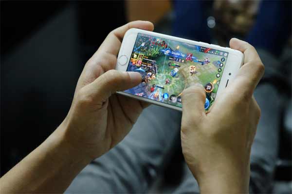 How Can Your Hack Your Favorite Mobile Games