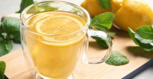 Read more about the article What Does Hot Lemon Water Do For Weight Loss?
